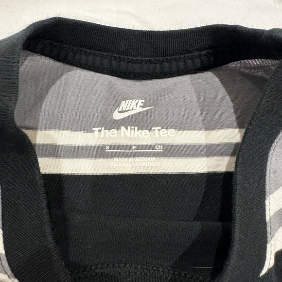 Nike Striped T-Shirt - Picture 2 of 2